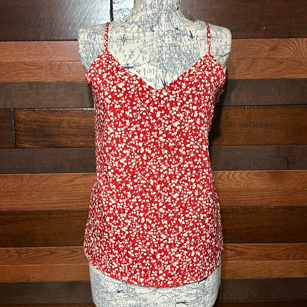 NWOT No Brand Tag V Neck Spaghetti Strap Red and Cream Floral Tank Top